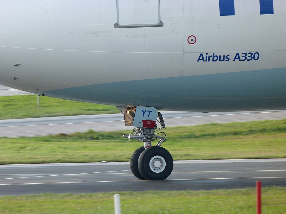 Aircraft registered G-OMYT
