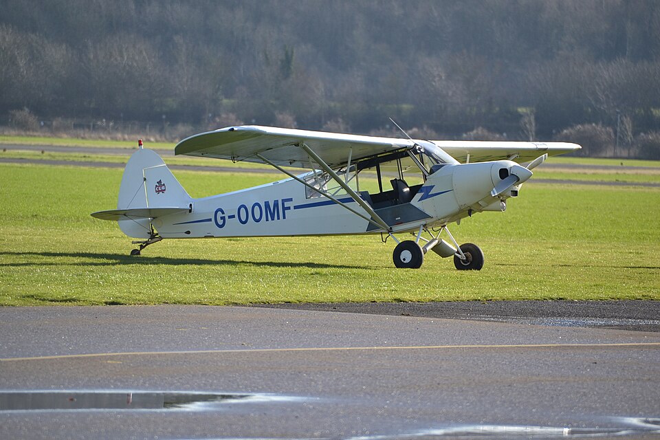 Aircraft registered G-OOMF