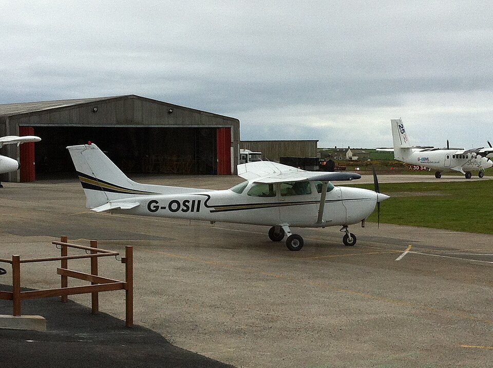 Aircraft registered G-OSII