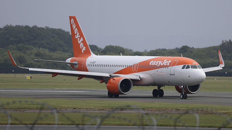 Aircraft registered G-UZEF