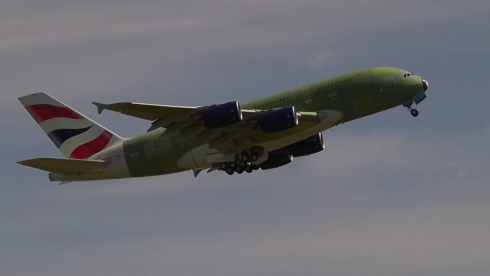 Aircraft registered G-XLEH