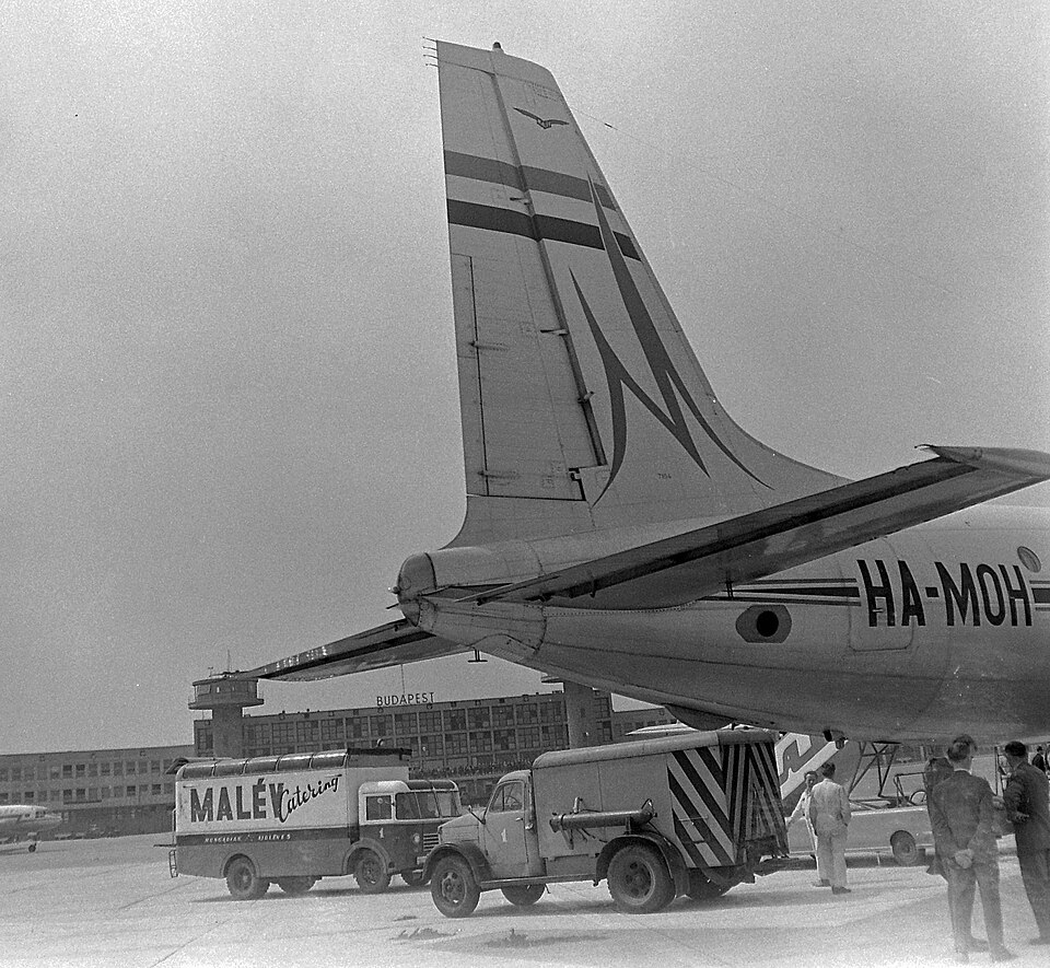 Aircraft registered HA-MOH