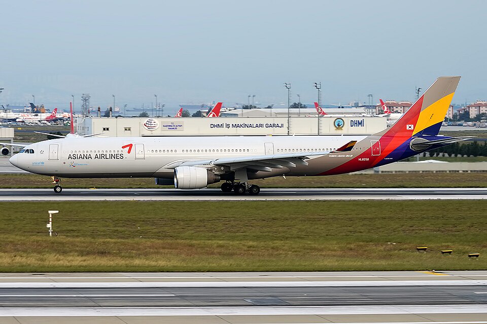 Aircraft registered HL8258
