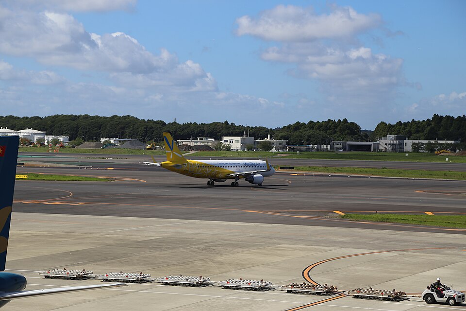 Aircraft registered JA14VA