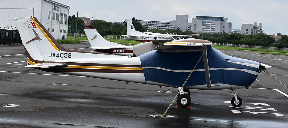 Aircraft registered JA4059