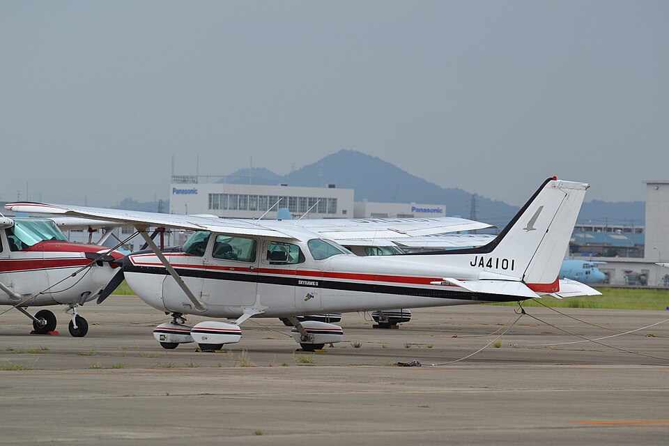 Aircraft registered JA4101