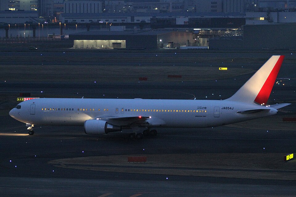 Aircraft registered JA654J