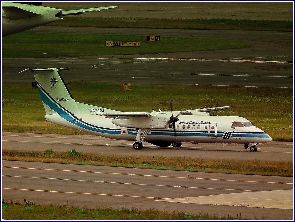 Aircraft registered JA722A