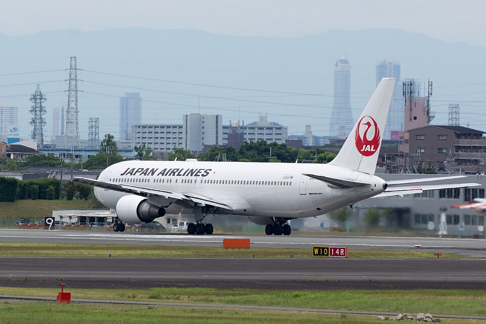 Aircraft registered JA8986