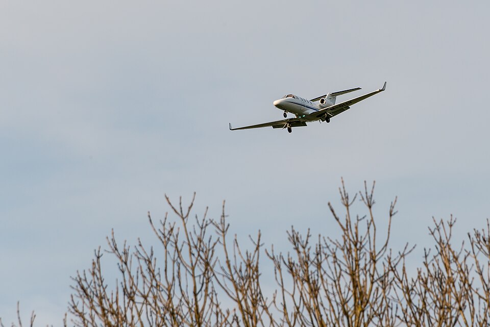 Aircraft registered M-OLLY