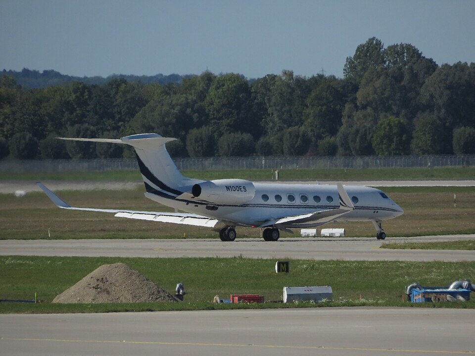 Aircraft registered N100ES