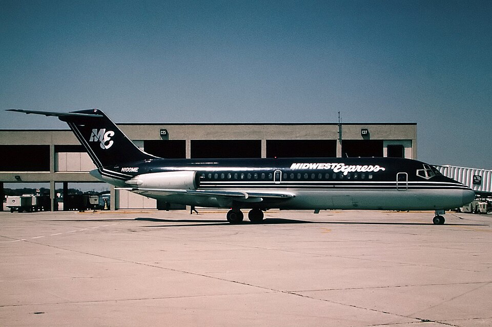 Aircraft registered N100ME