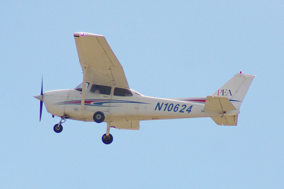 Aircraft registered N10624