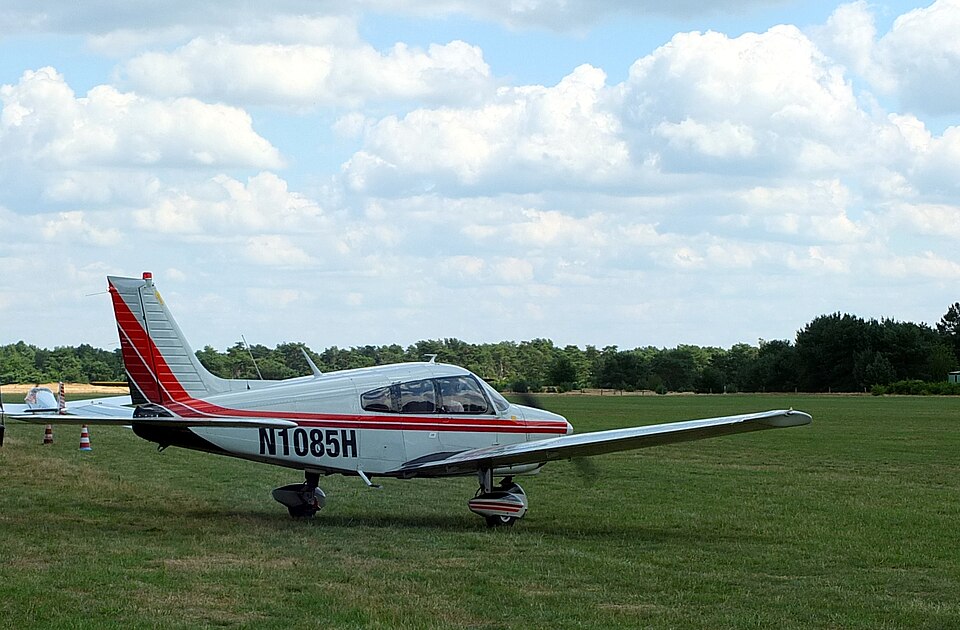 Aircraft registered N1085H