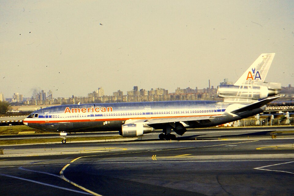 Aircraft registered N109AA