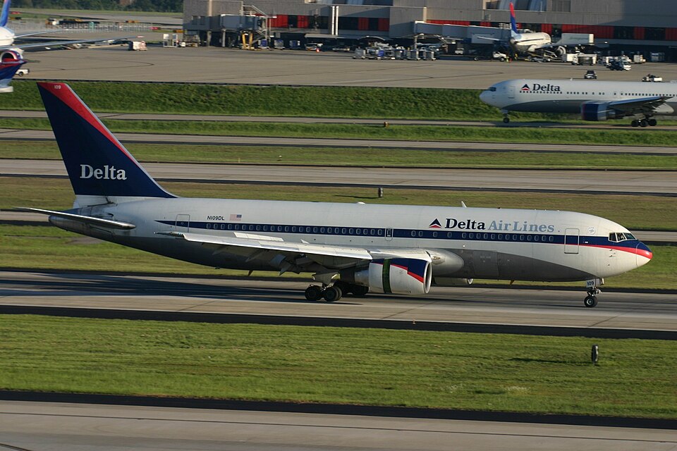 Aircraft registered N109DL