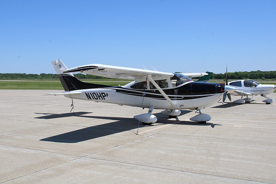 Aircraft registered N10HP