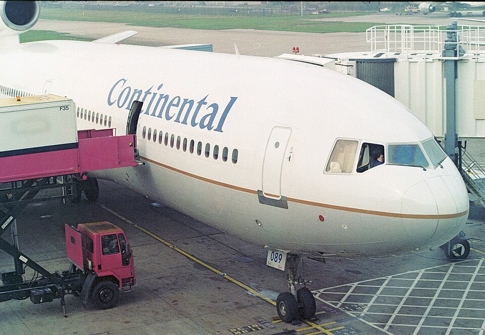 Aircraft registered N12089