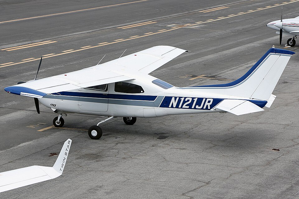 Aircraft registered N121JR