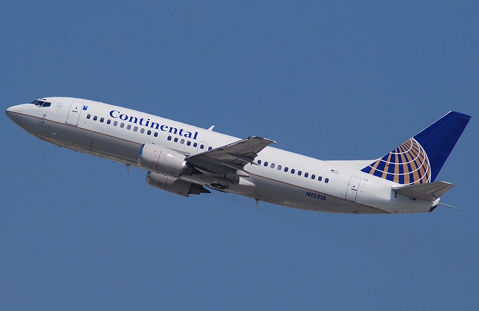 Aircraft registered N12318