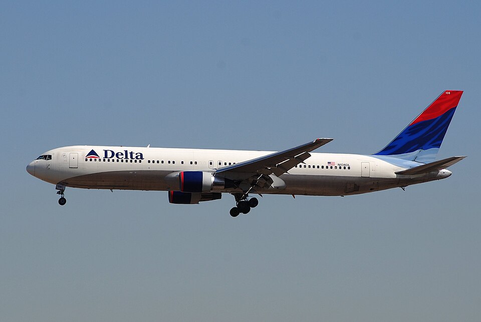 Aircraft registered N136DL