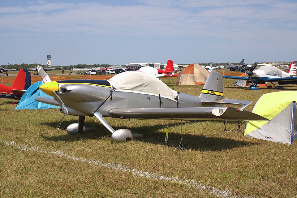 Aircraft registered N13MJ