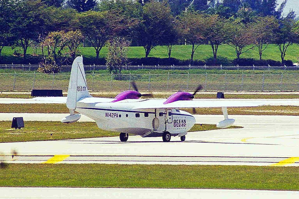 Aircraft registered N142PA
