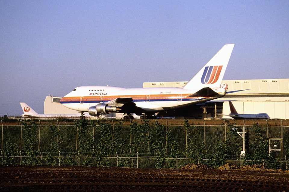 Aircraft registered N148UA