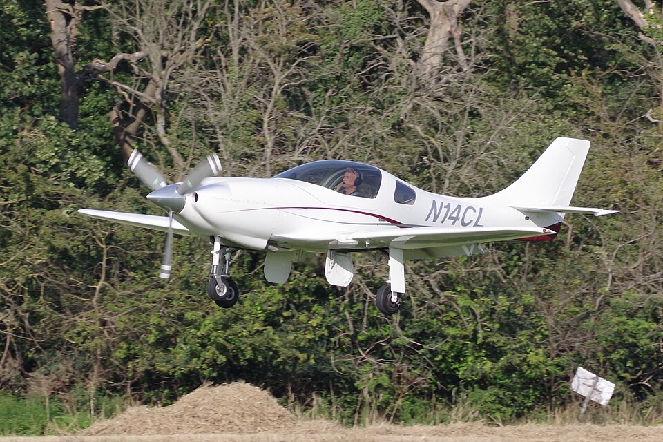 Aircraft registered N14CL