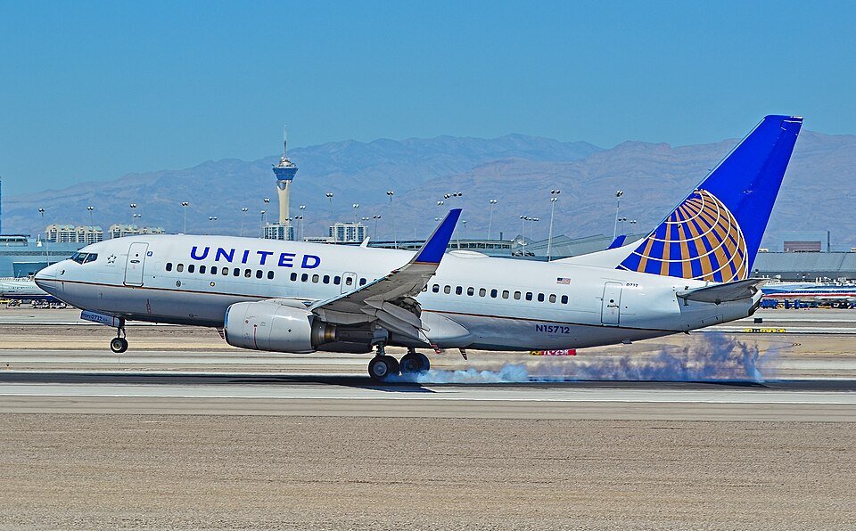 Aircraft registered N15712