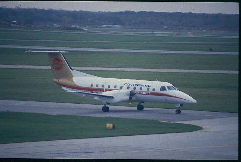 Aircraft registered N16718