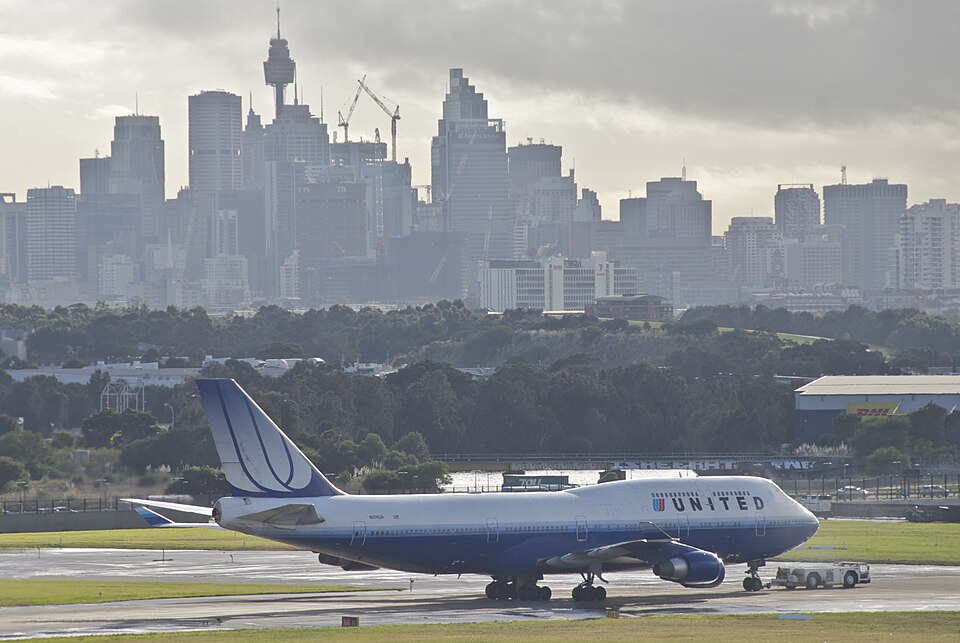 Aircraft registered N174UA
