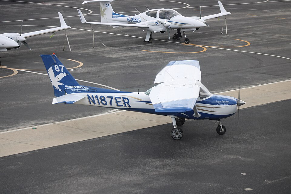 Aircraft registered N187ER