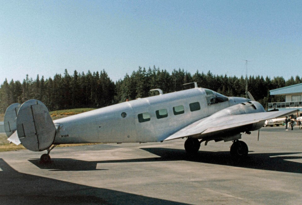 Aircraft registered N18R