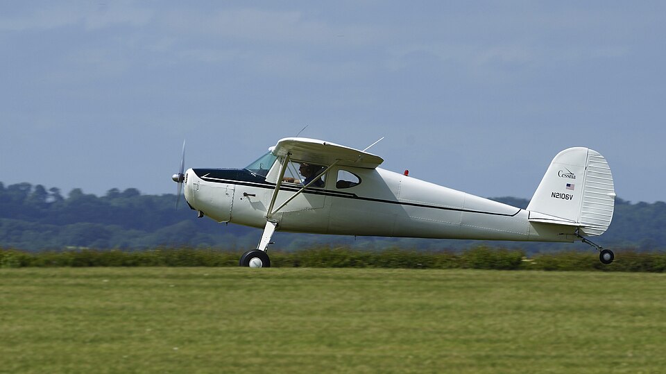 Aircraft registered N2106V