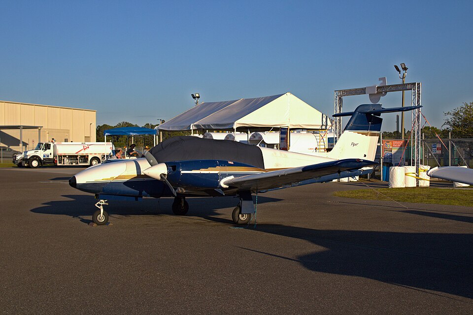 Aircraft registered N2138G