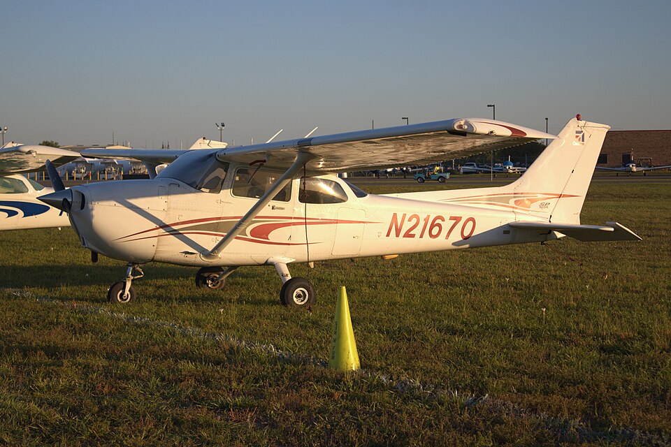 Aircraft registered N21670