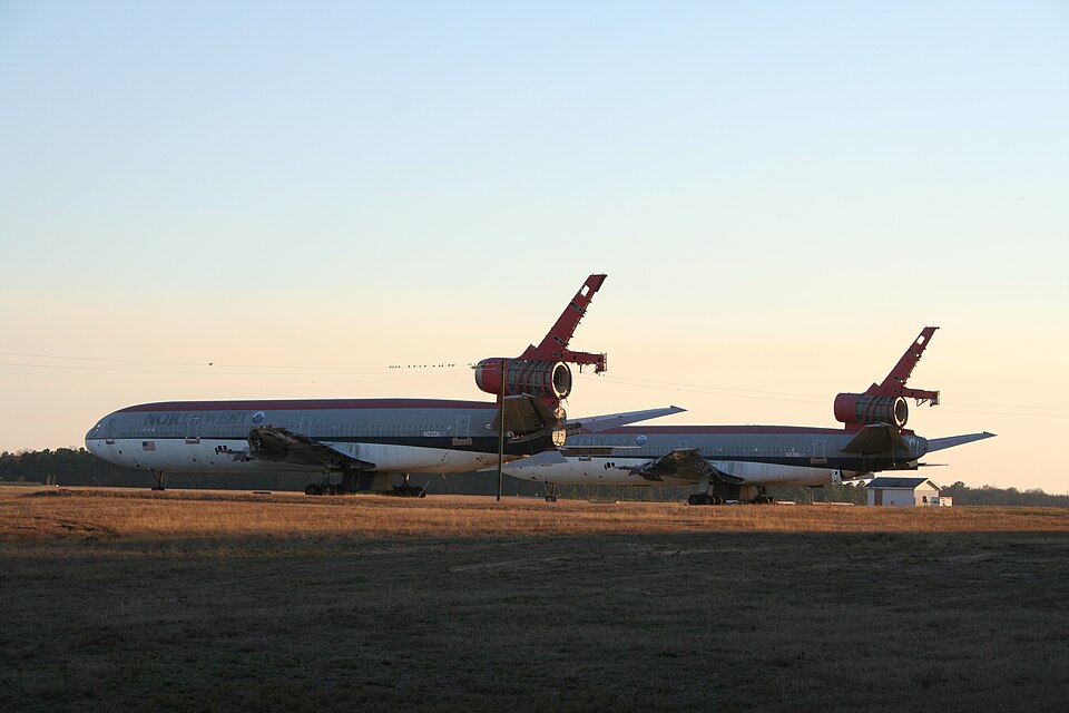 Aircraft registered N2201