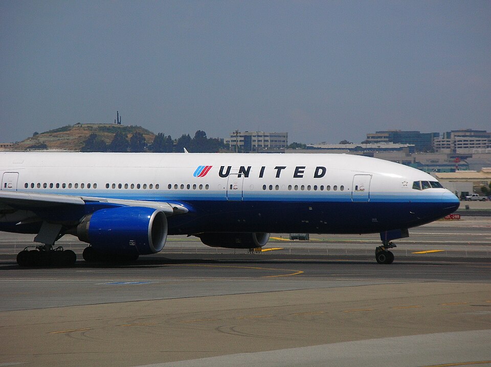 Aircraft registered N220UA