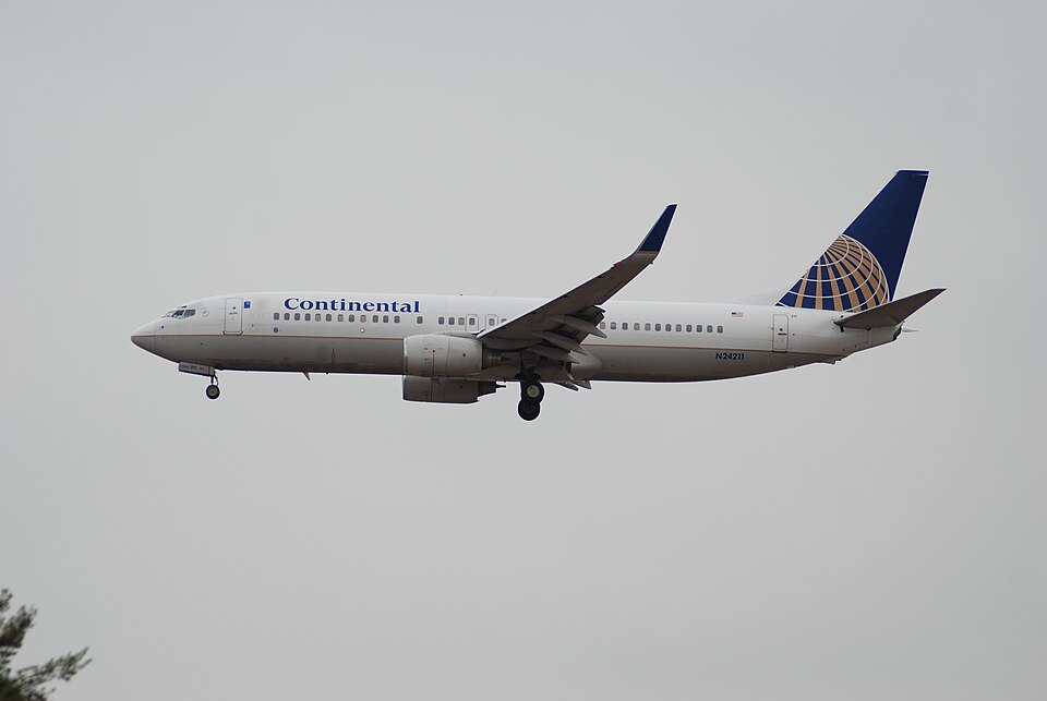 Aircraft registered N24211