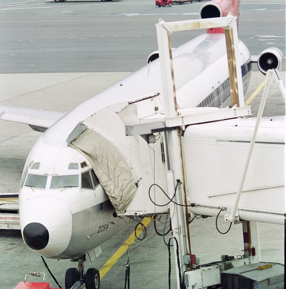 Aircraft registered N264US