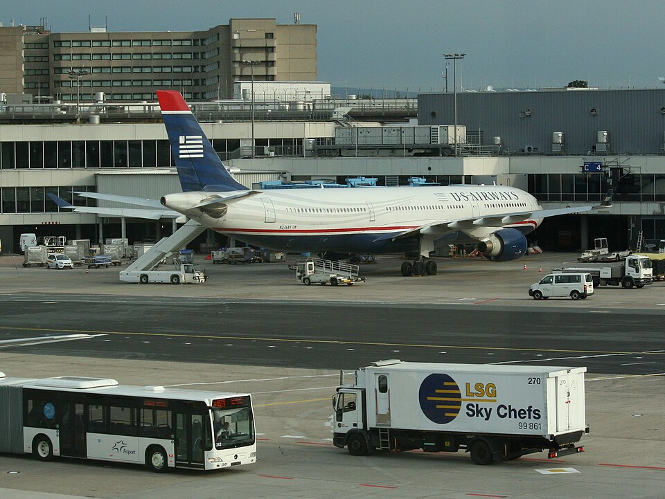 Aircraft registered N276AY