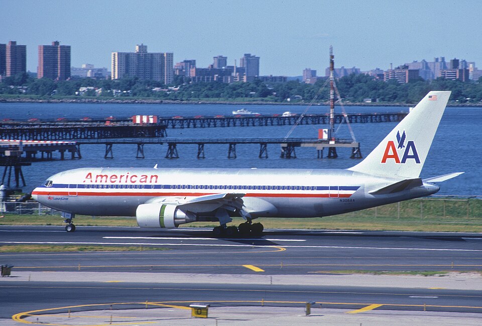 Aircraft registered N306AA