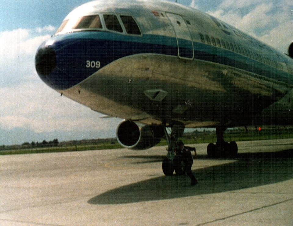 Aircraft registered N309EA