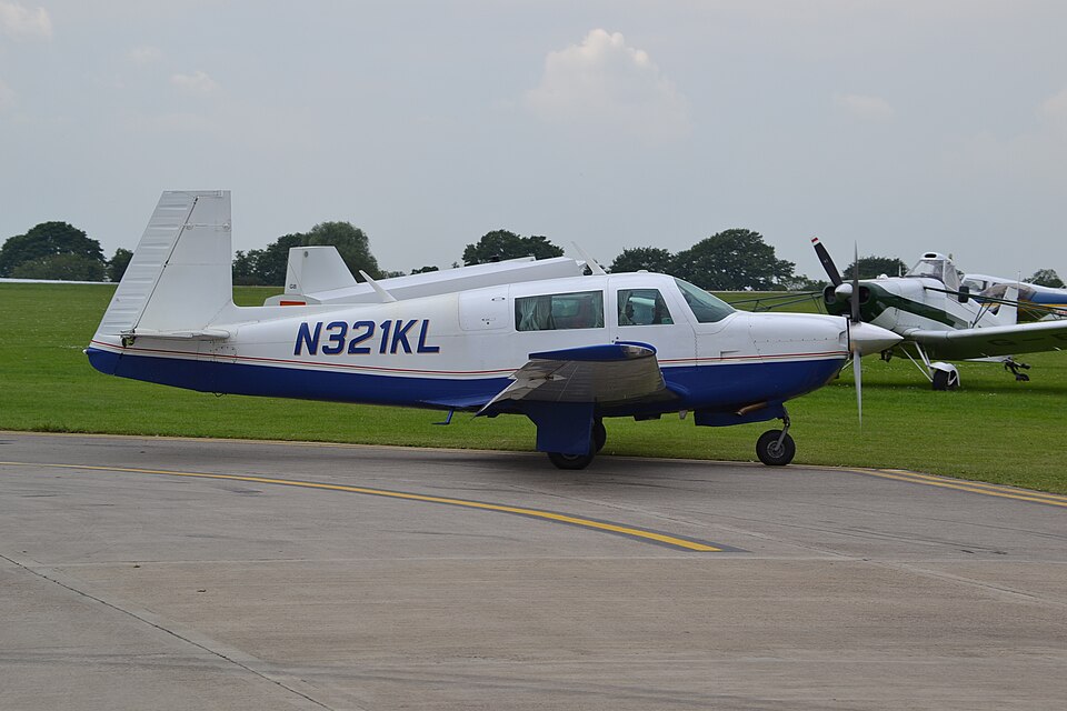 Aircraft registered N321KL