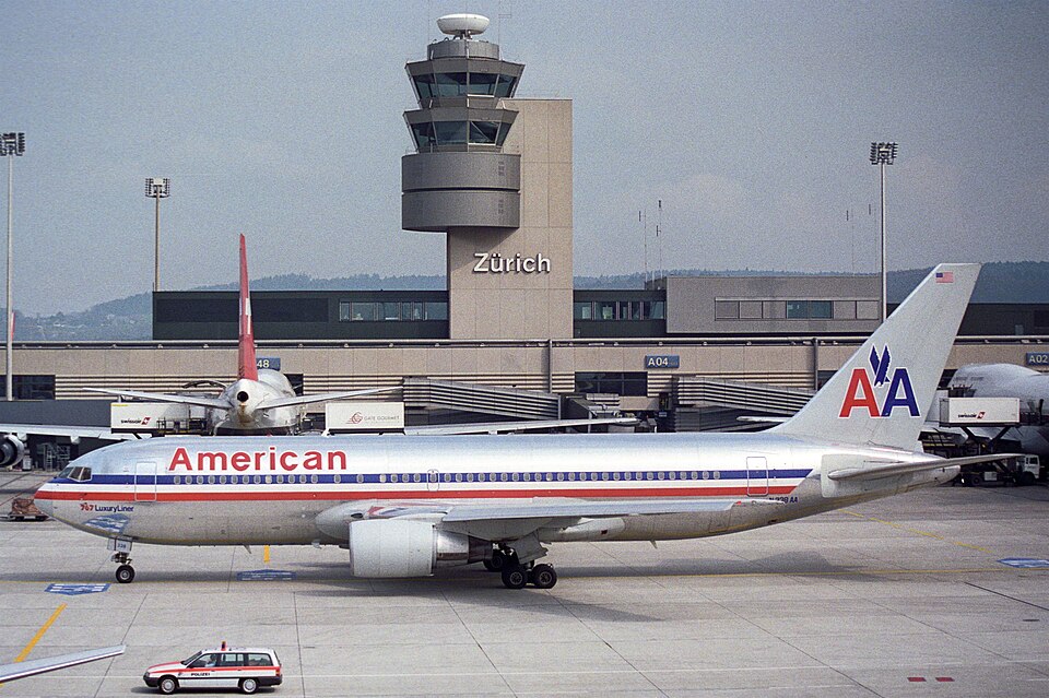 Aircraft registered N328AA