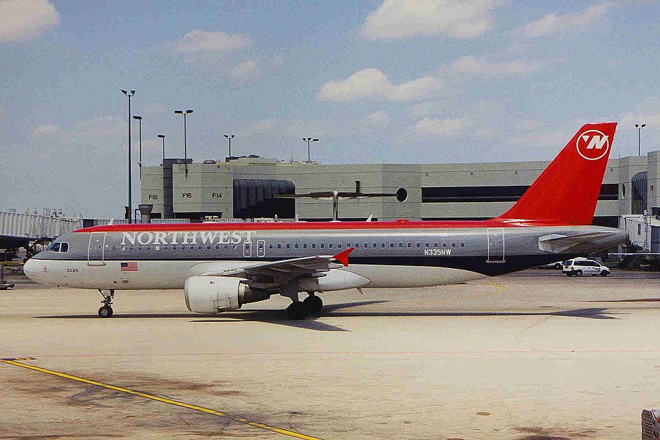 Aircraft registered N335NW
