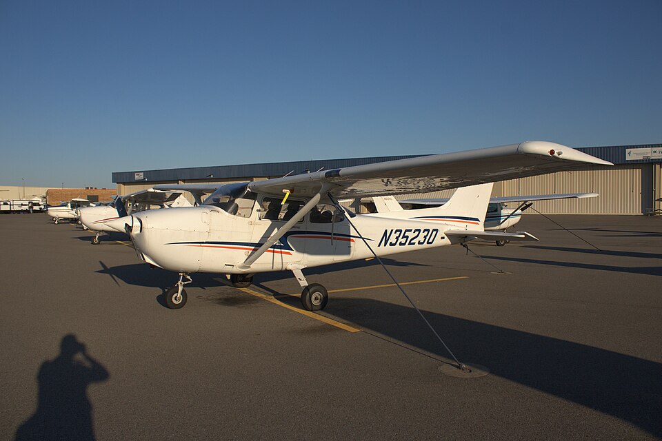 Aircraft registered N35230