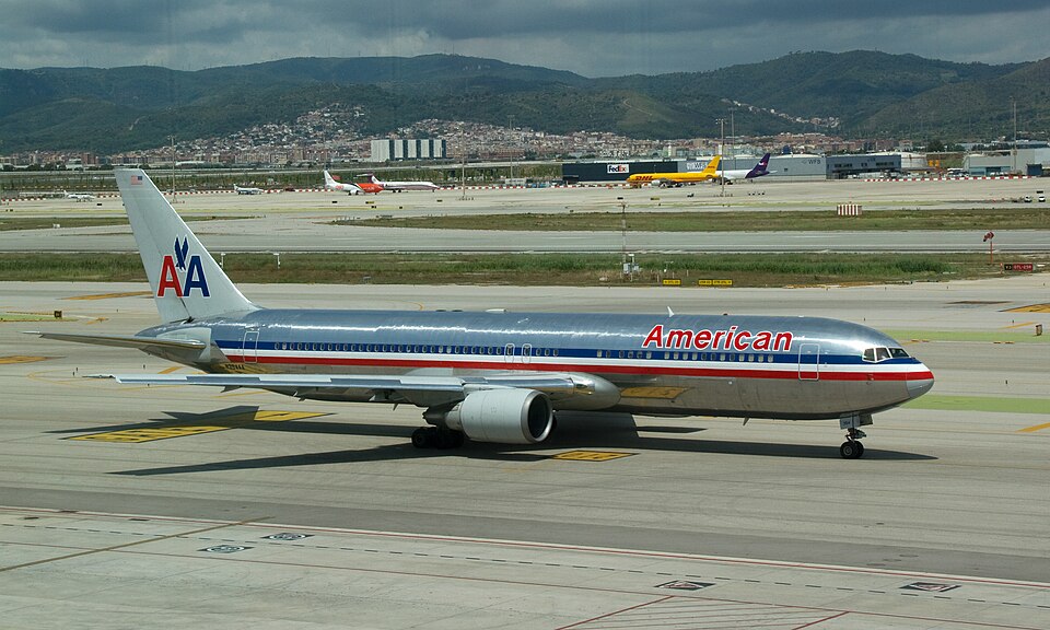Aircraft registered N354AA