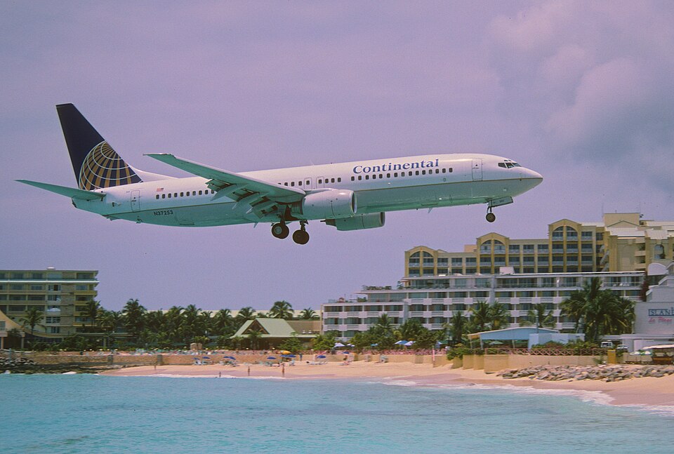 Aircraft registered N37253